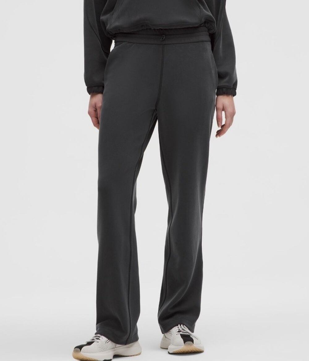 Lululemon Women's Black Softstreme High Rise Straight Leg Pants Size 4